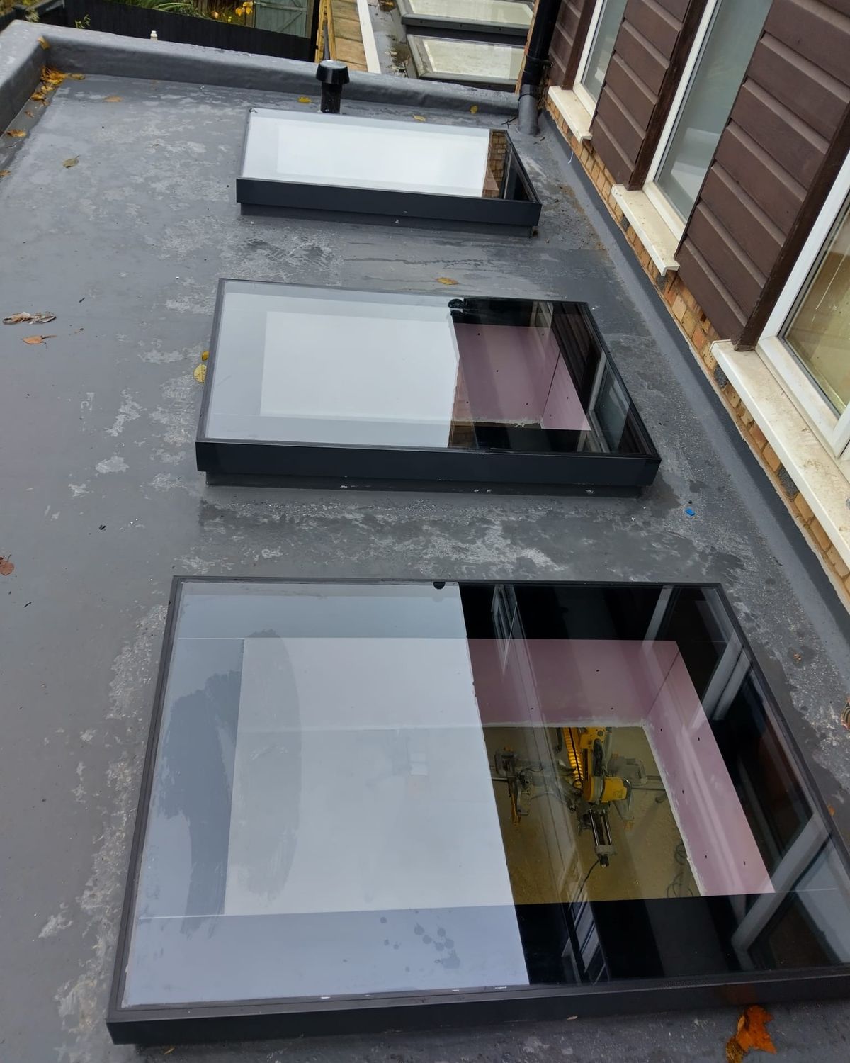 flat ceiling Skylight installation