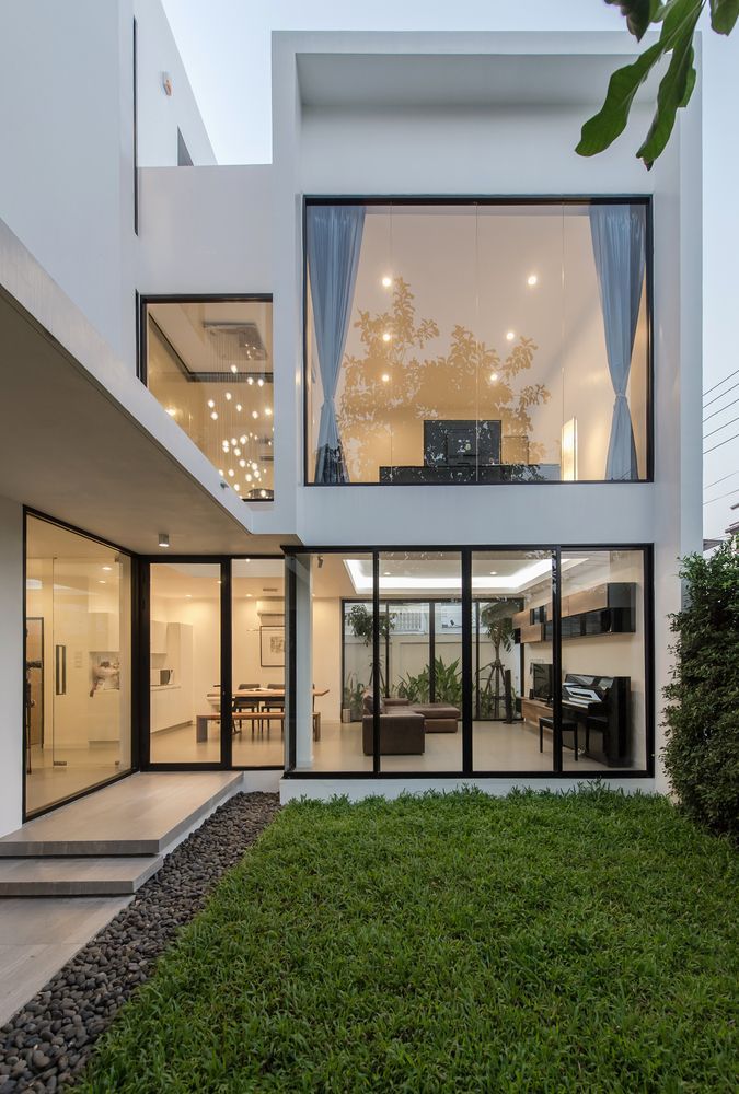 Final finishes of luxury windows